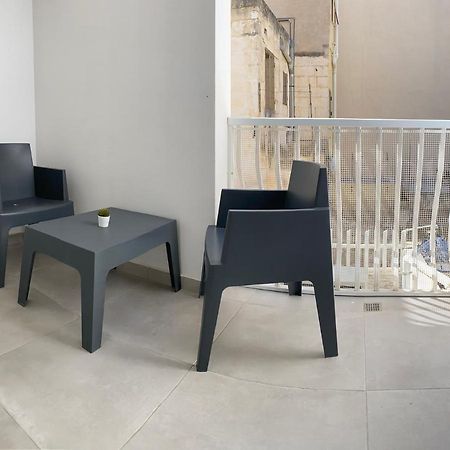 Seaside Apartment In Gzira Esterno foto