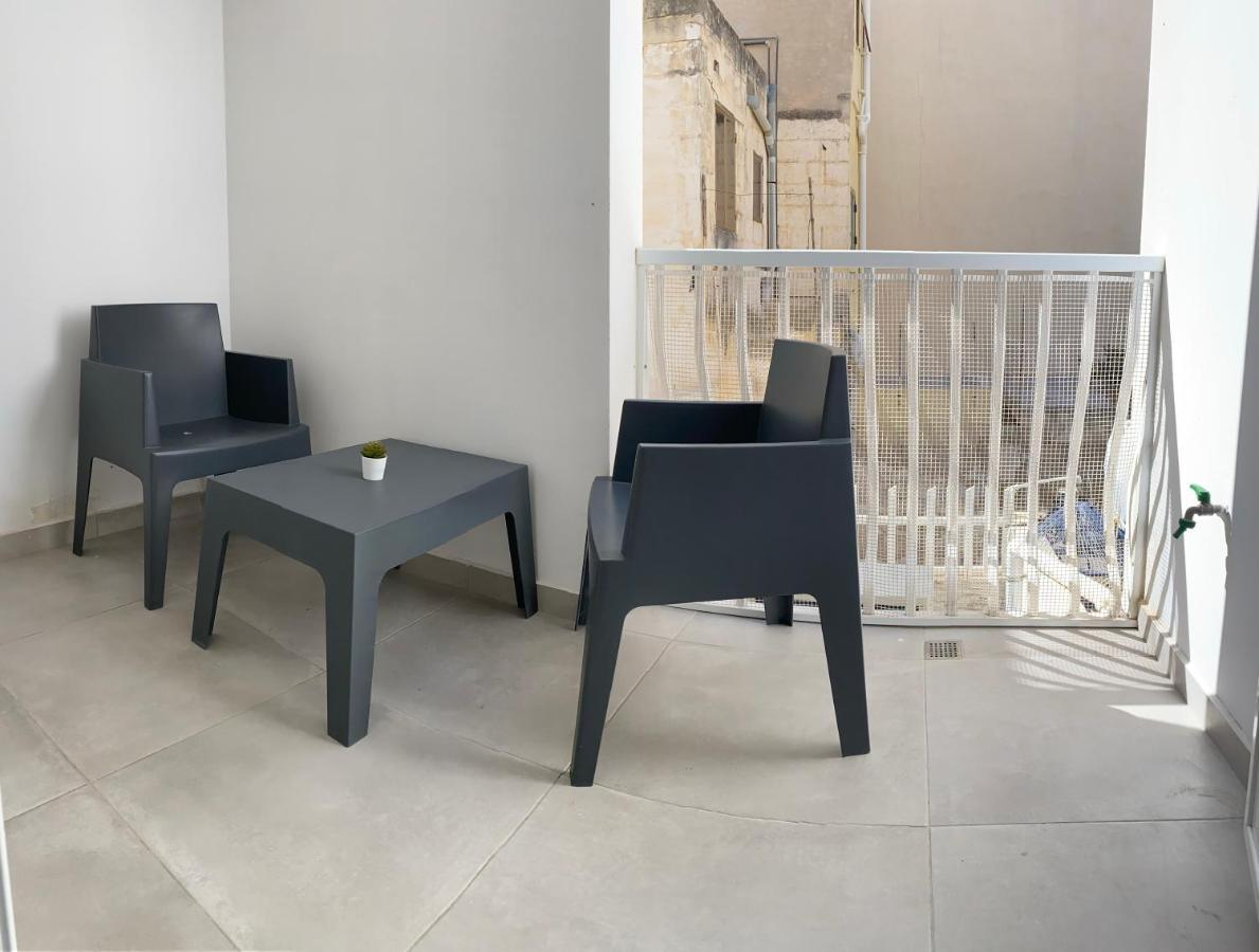 Seaside Apartment In Gzira Esterno foto